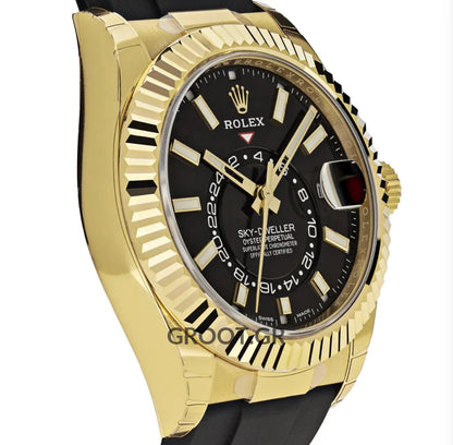 Sky-Dweller Black Dial Yellow Gold With Rubber 42Mm